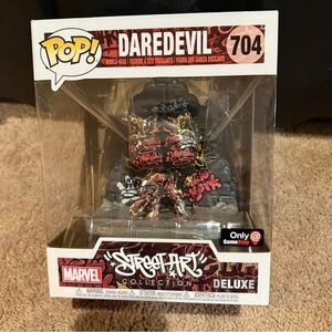Funko Pop! Daredevil Street Art Collection Deluxe - Red, Black, White